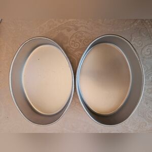 Wilton Oval Cake Pan Set of 2 #502-2131 (1997) Aluminum Layer Baking Pans Eggs